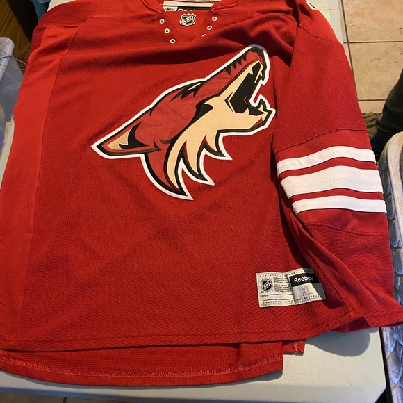 PHOENIX COYOTE NHL JERSEY!!! - Picture 1 of 2
